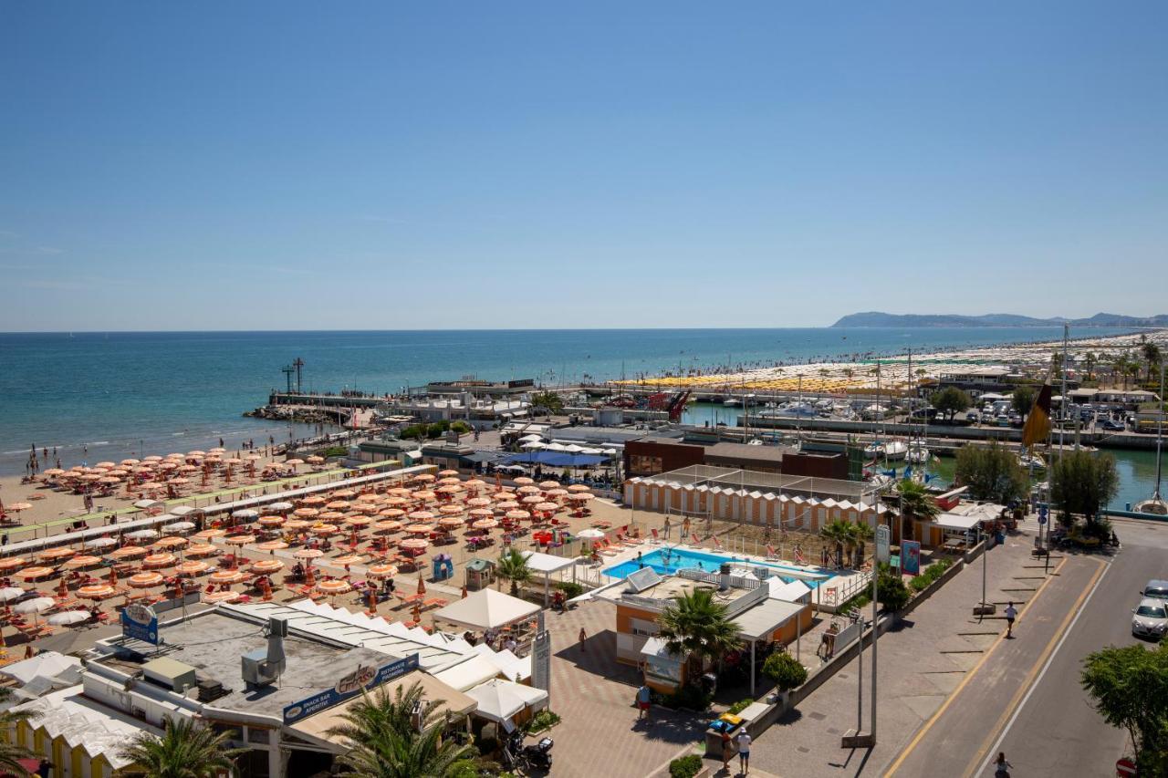 Hotel Des Nations - Vintage Hotel Sul Mare Riccione Extérieur photo