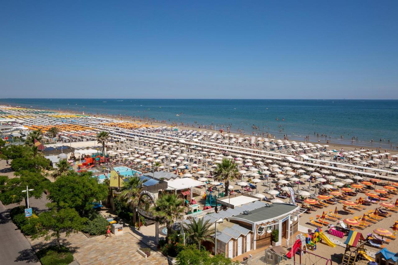 Hotel Des Nations - Vintage Hotel Sul Mare Riccione Extérieur photo