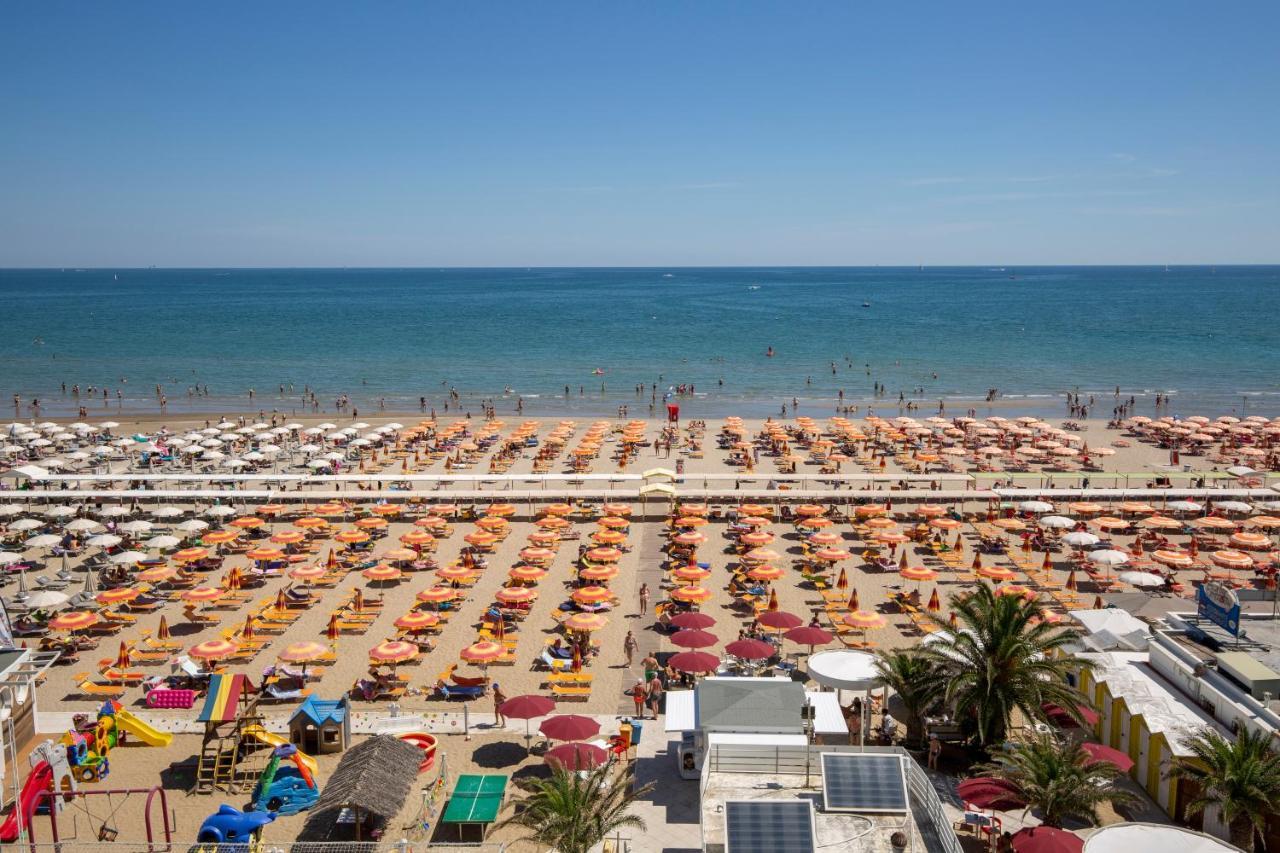 Hotel Des Nations - Vintage Hotel Sul Mare Riccione Extérieur photo